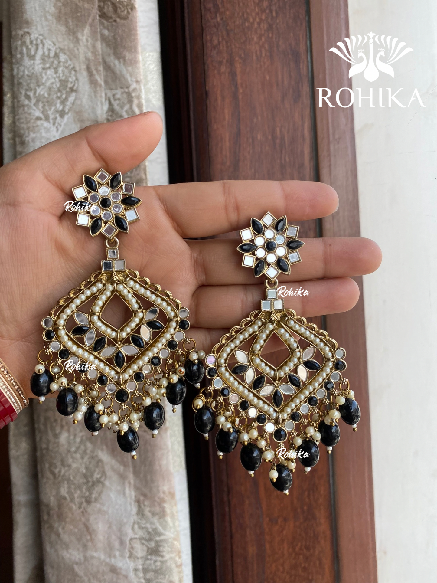 Priyam mirror earrings tikka combo - Black