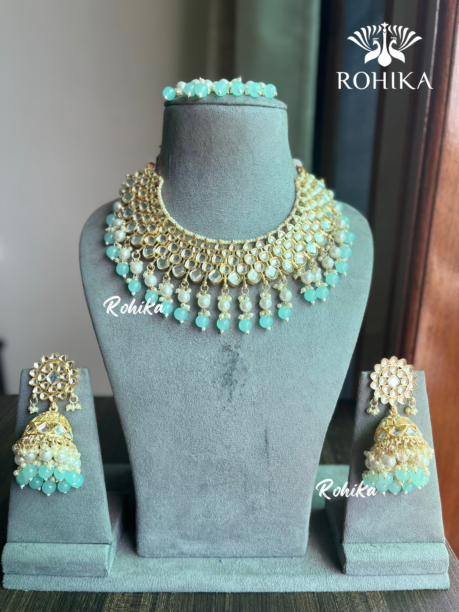 Blue deals kundan necklace