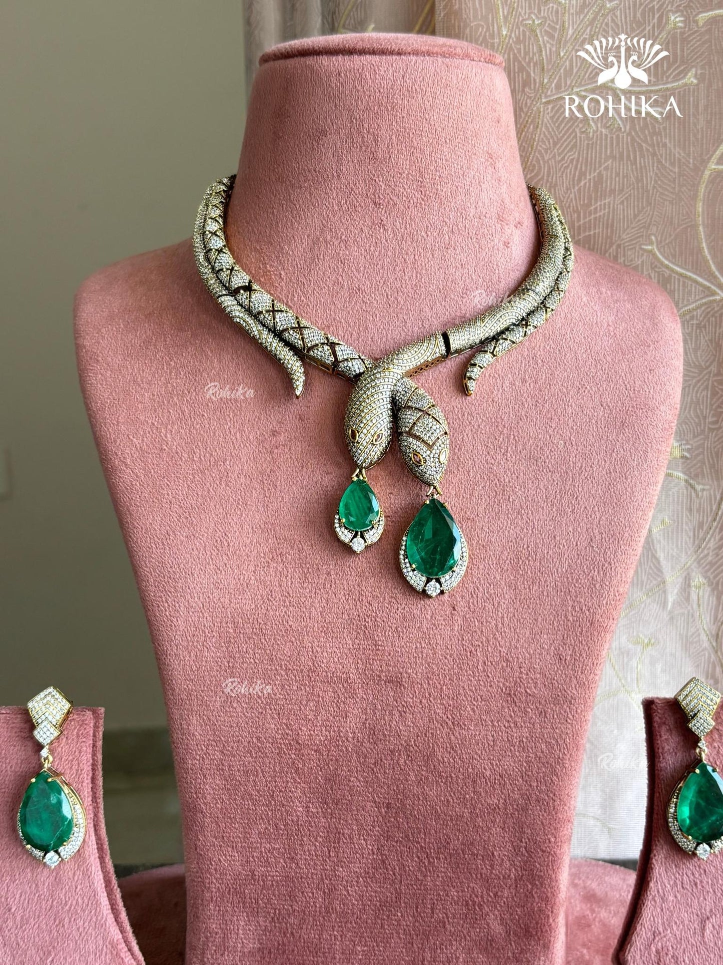 Medusa designer necklace set - Green