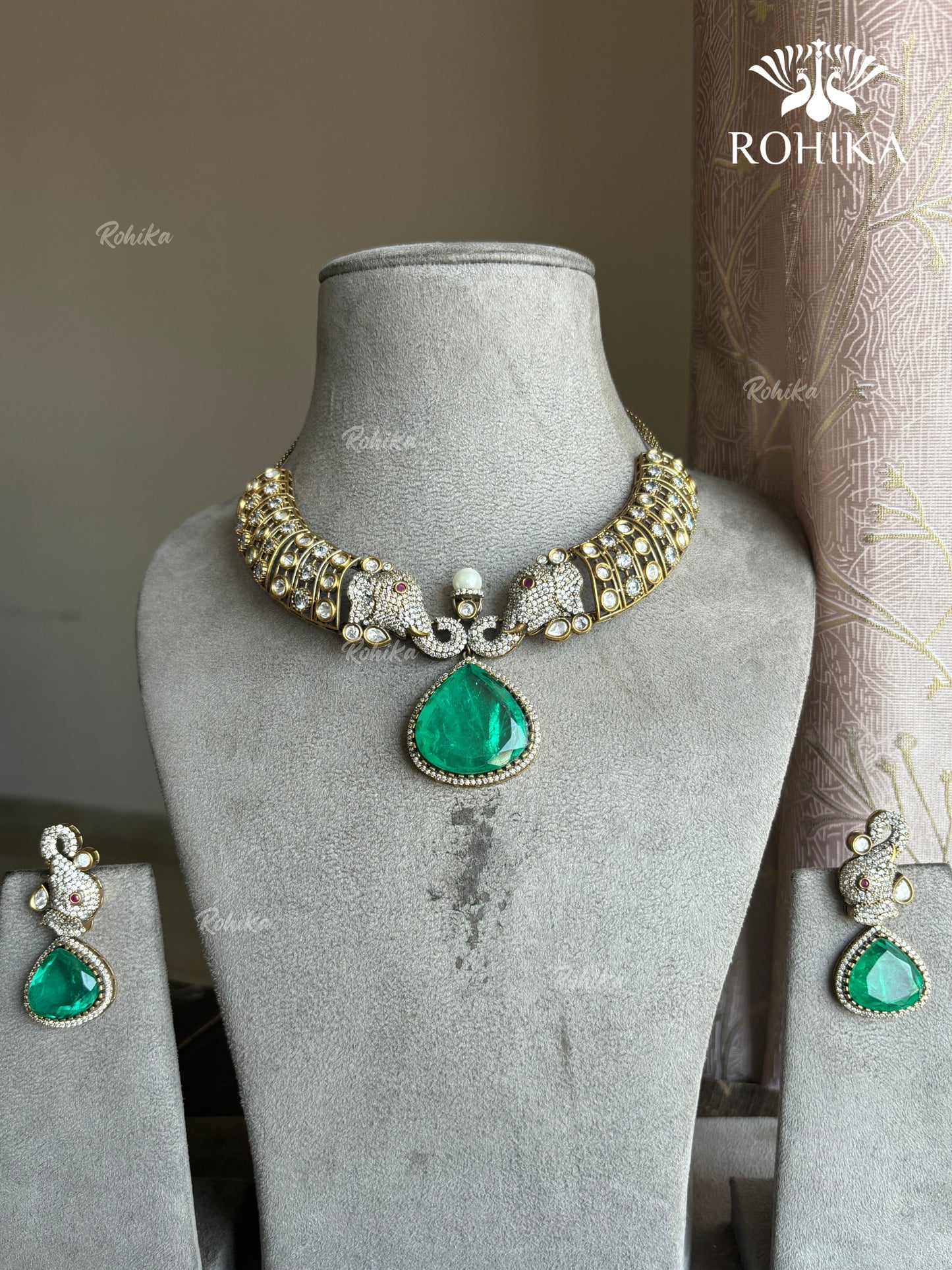 Medha Polki Kundan Doublet  Necklace Set - Dark green