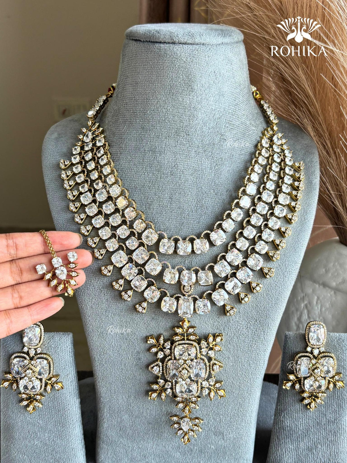 Olivia AD Layered Necklace Set - White