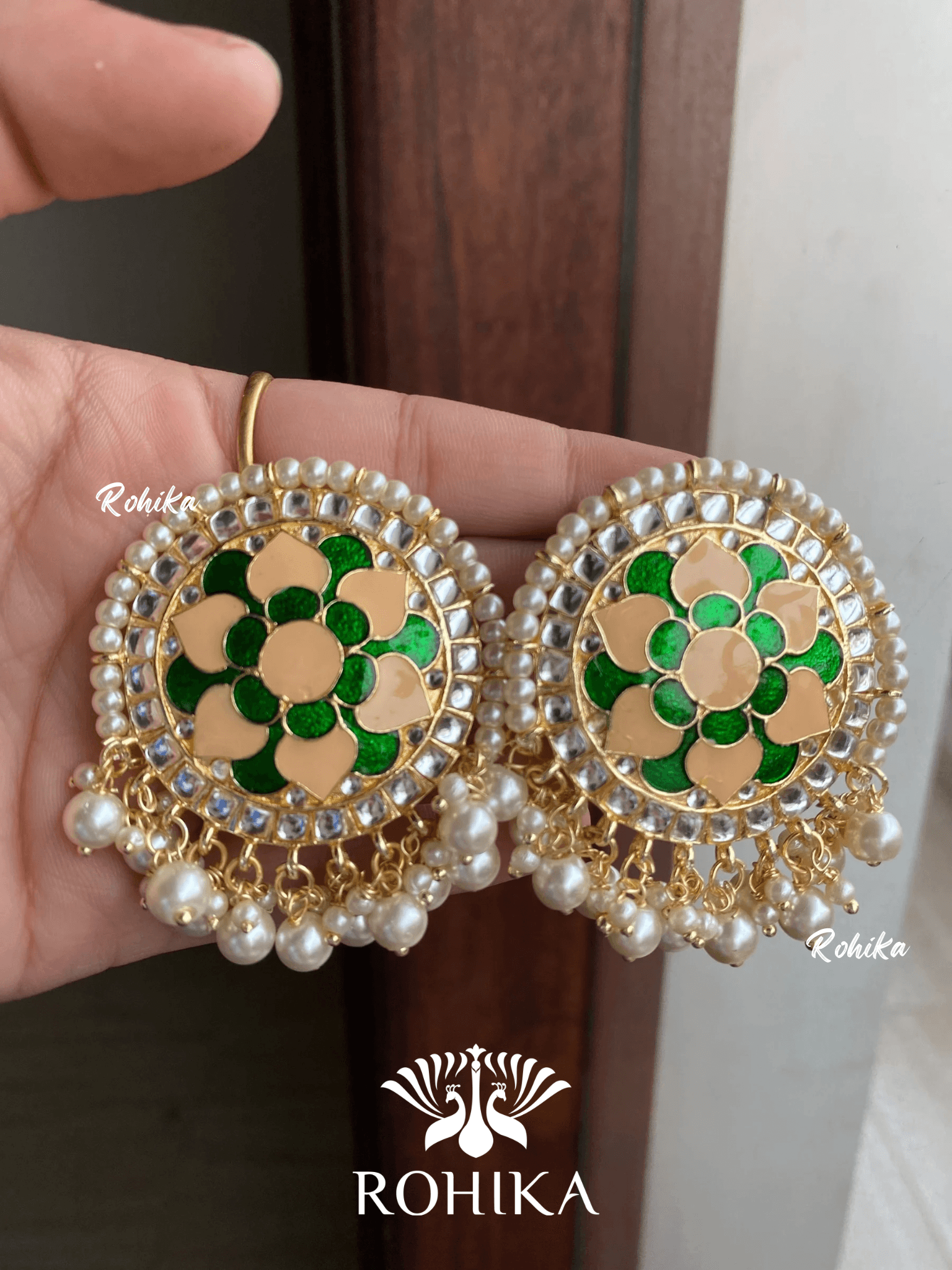 Khushi kundan studs - Peach and green - Rohika Store