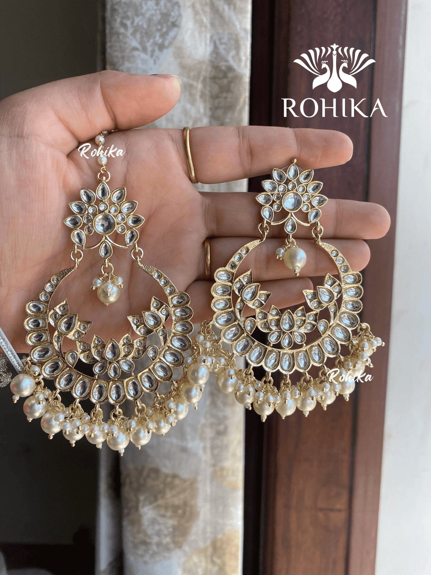Manta beautiful earrings and tikka - White - Rohika Store