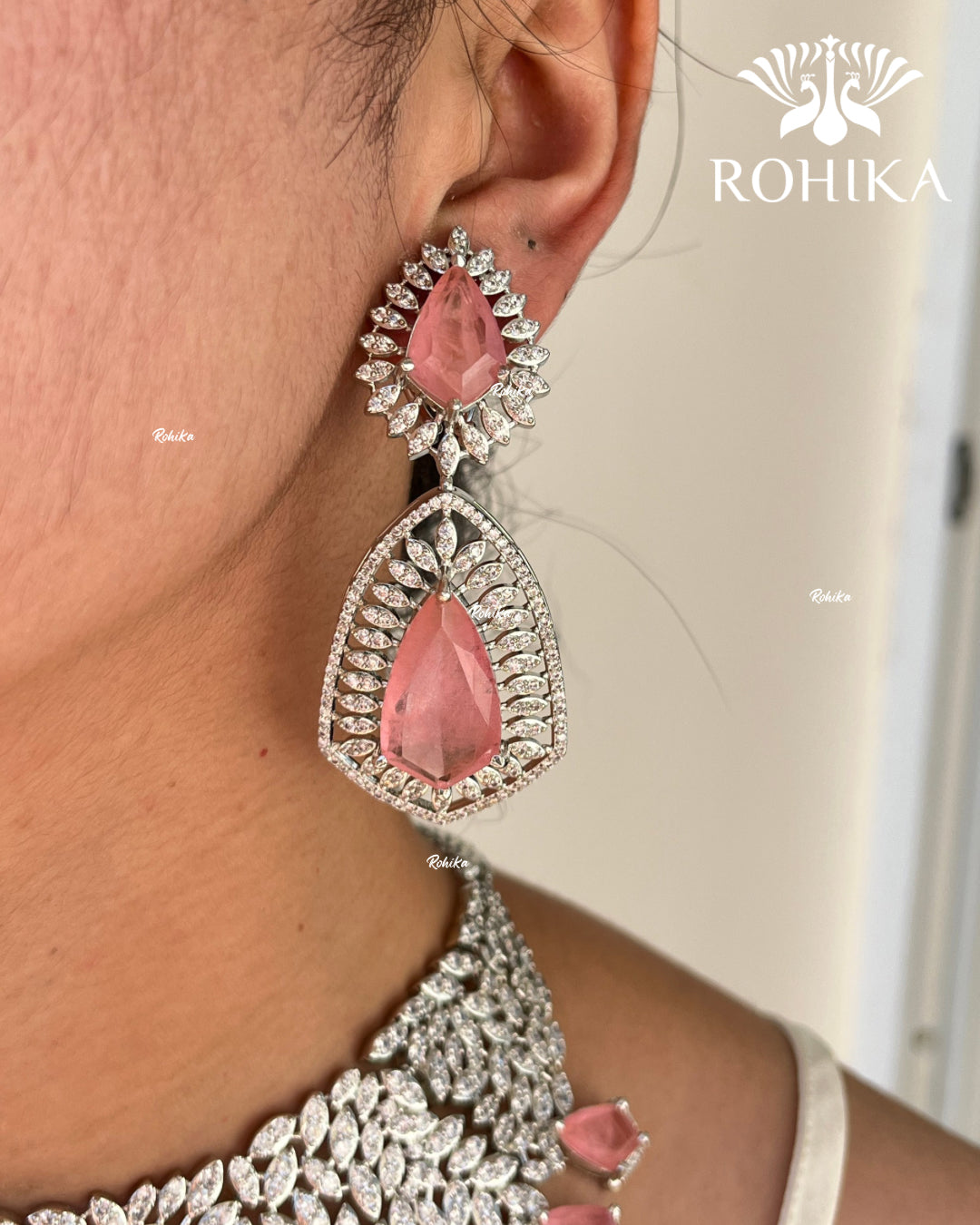 Noah American Diamond Necklace Set - Pink