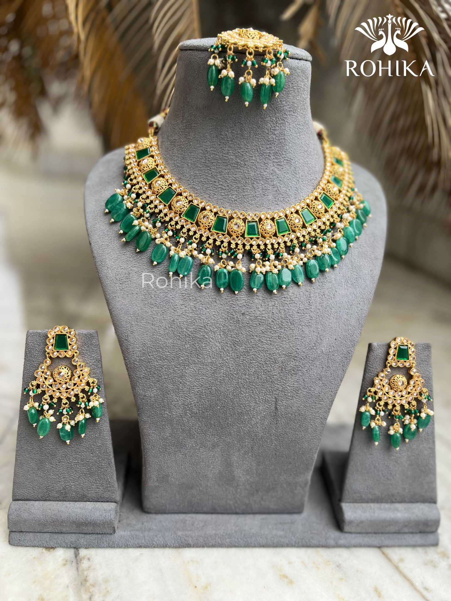 Green colour deals necklace