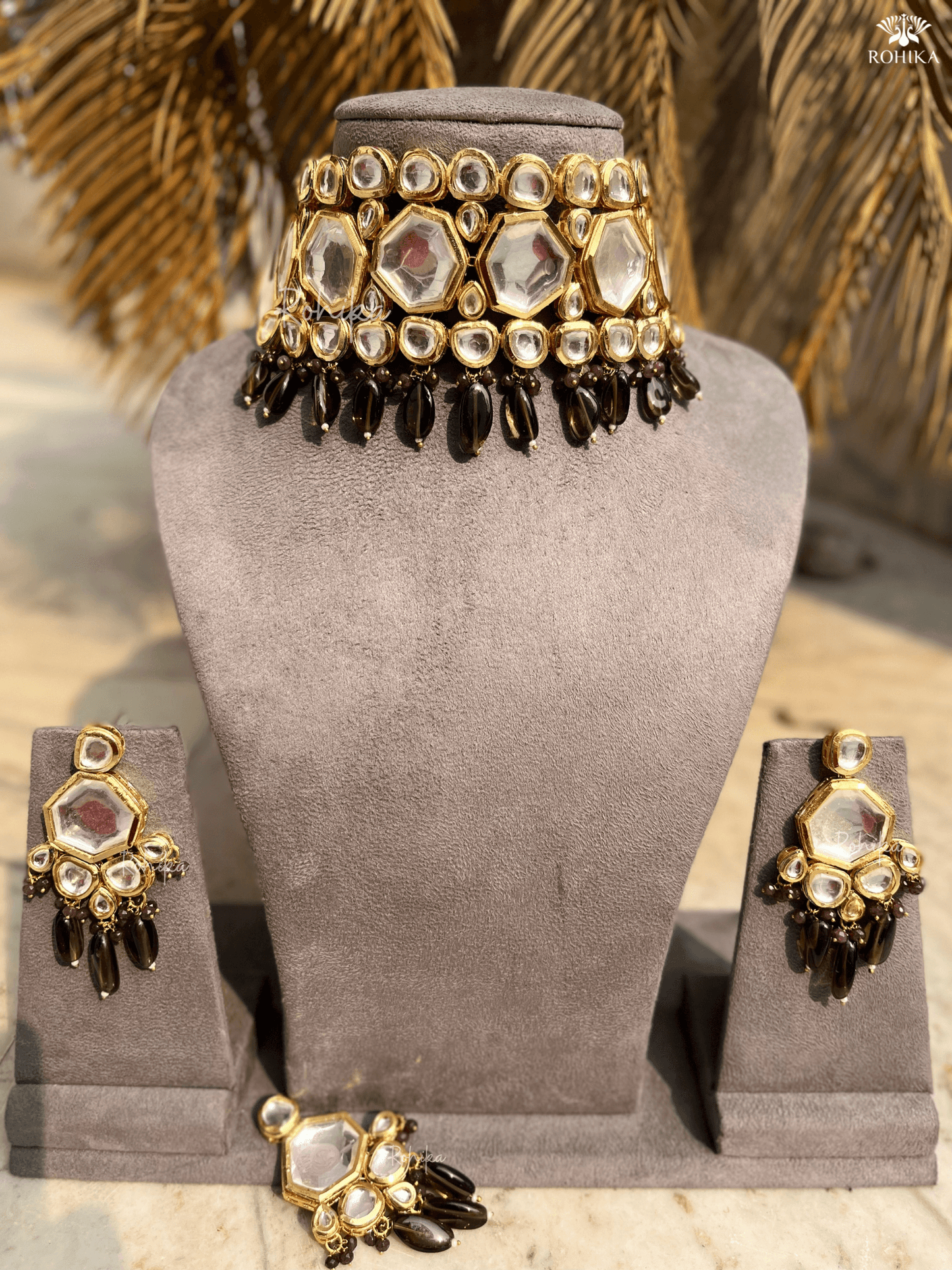 Pooja Banerjee kundan Choker set-Black - Rohika Store