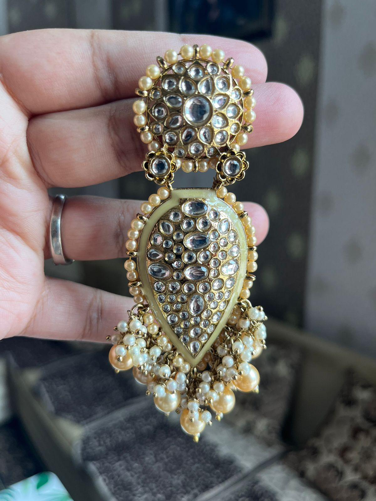 Booti kundan earrings-Golden - Rohika Store