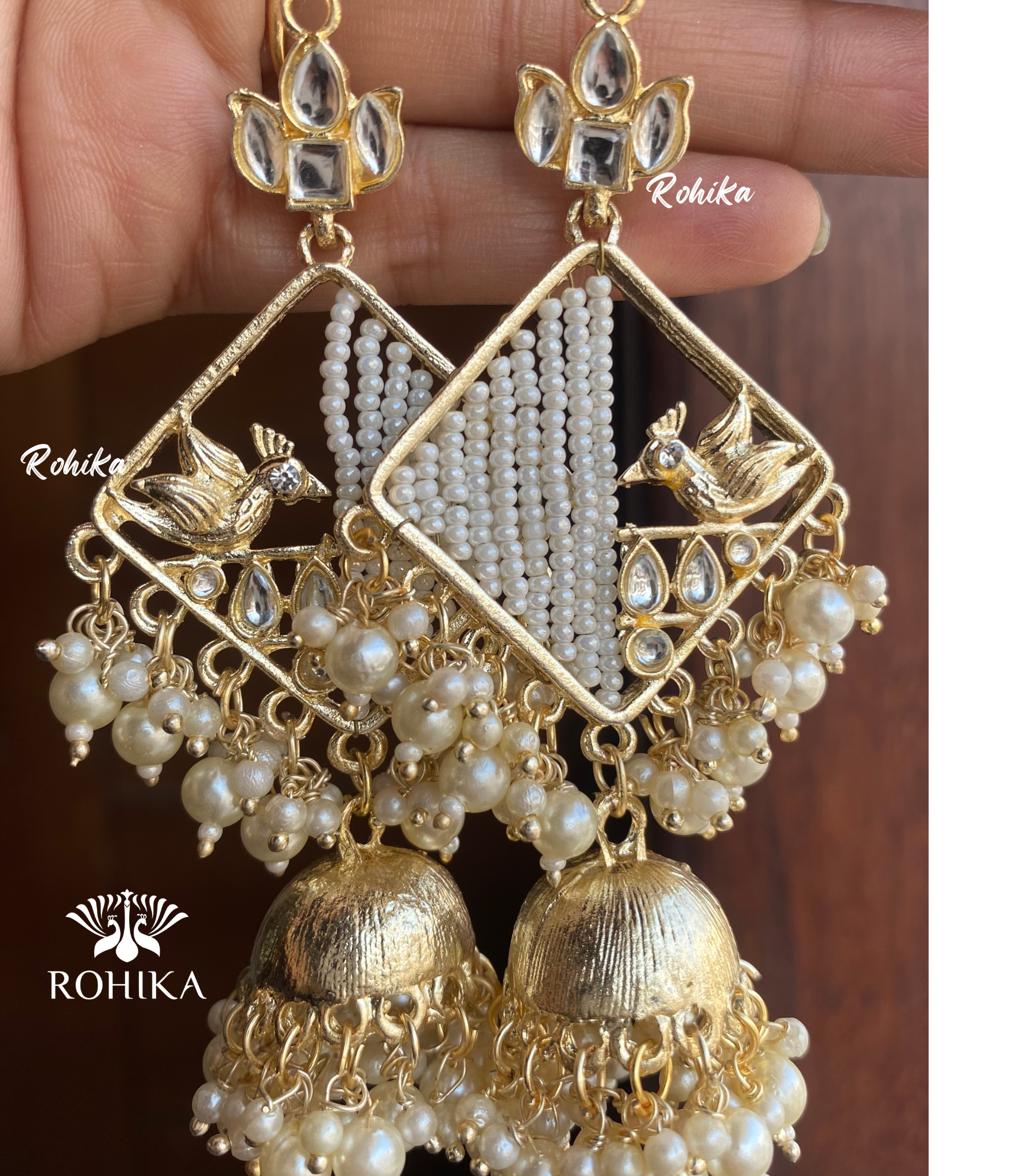 Jhnvi jhumka earrings-Golden