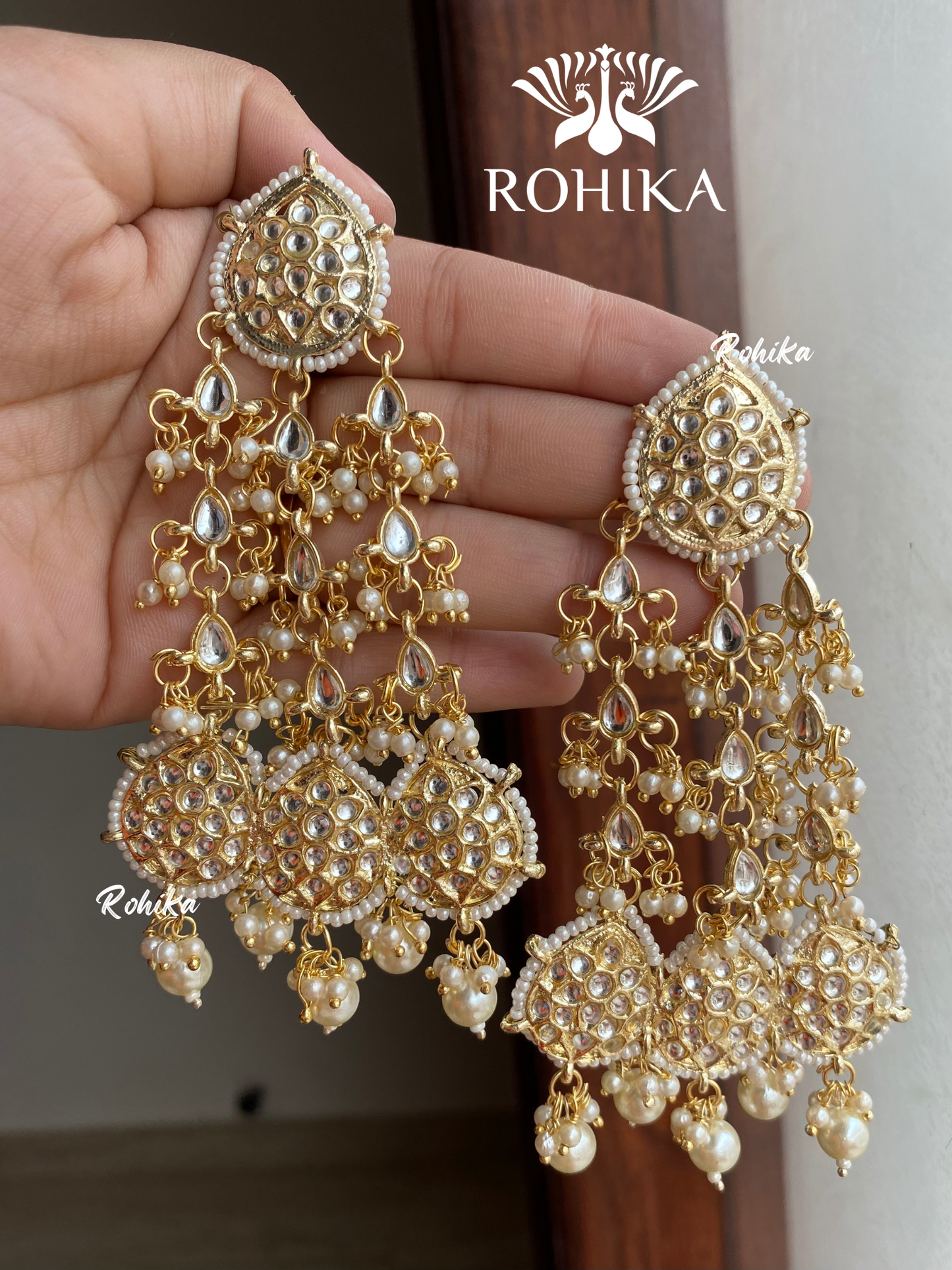  Lata beautiful earrings - Golden