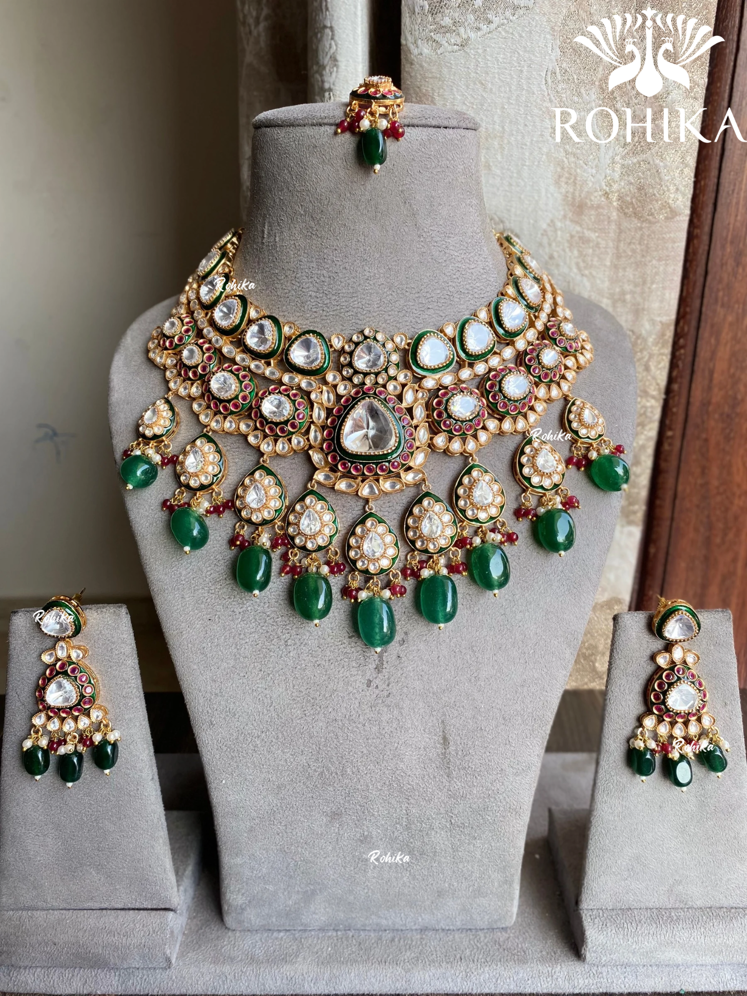 Aarushi bikaneri kundan bridal necklace set - Dark green & pink