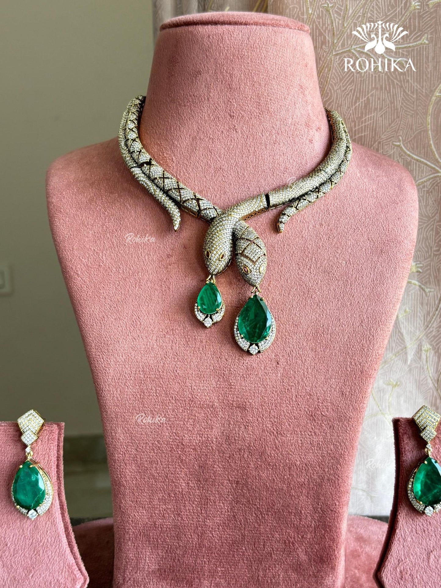 Medusa designer necklace set - Green