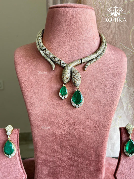 Medusa designer necklace set - Green
