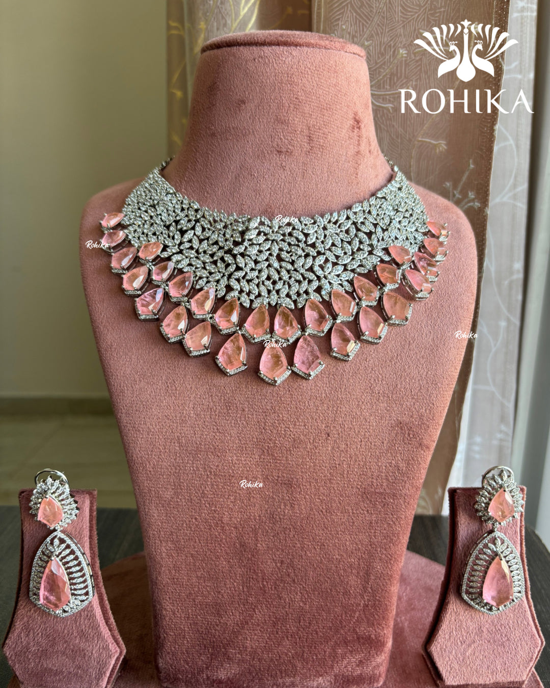 Noah American Diamond Necklace Set - Pink