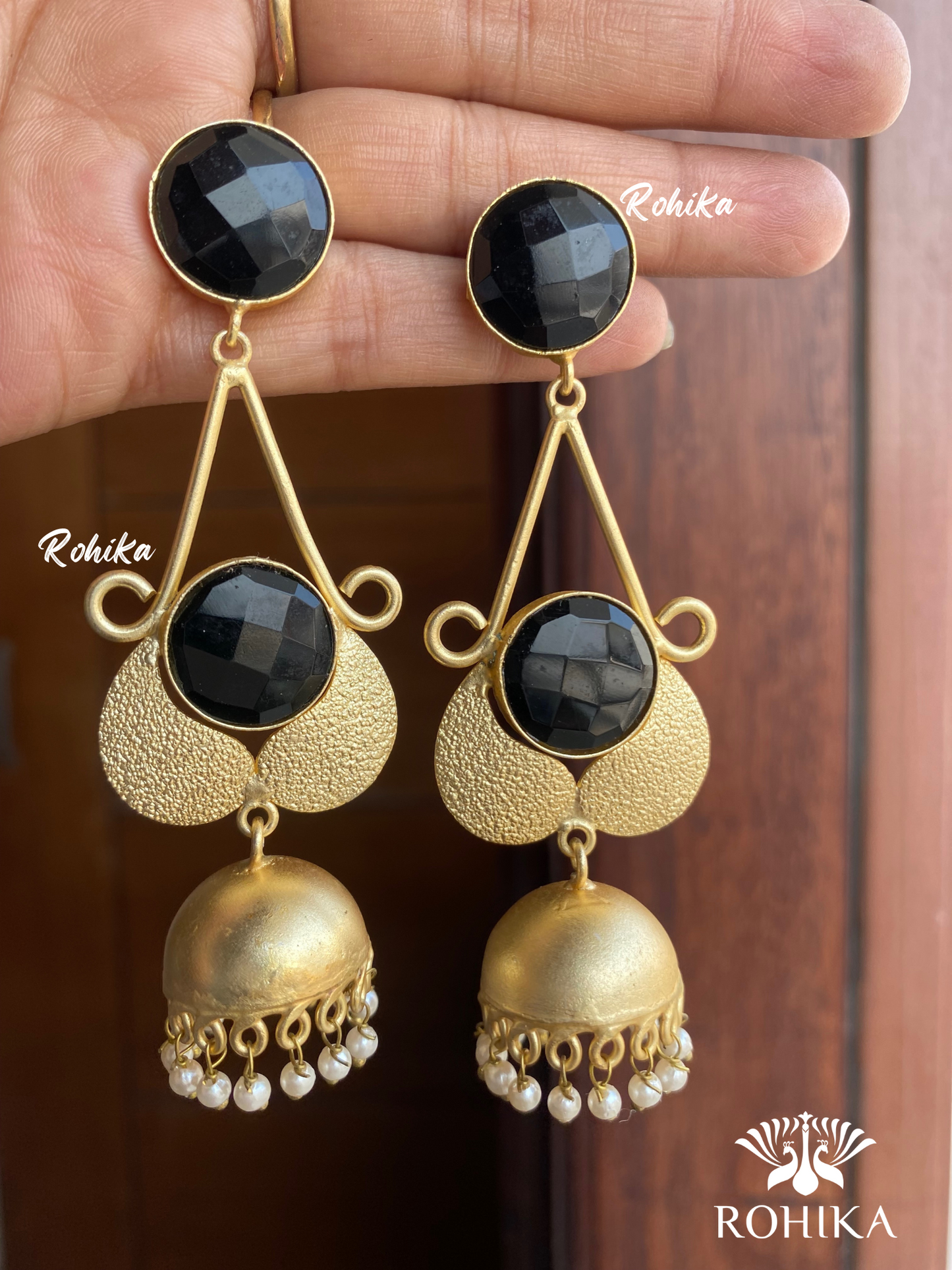 Beautifull jhumka earrigs - Black