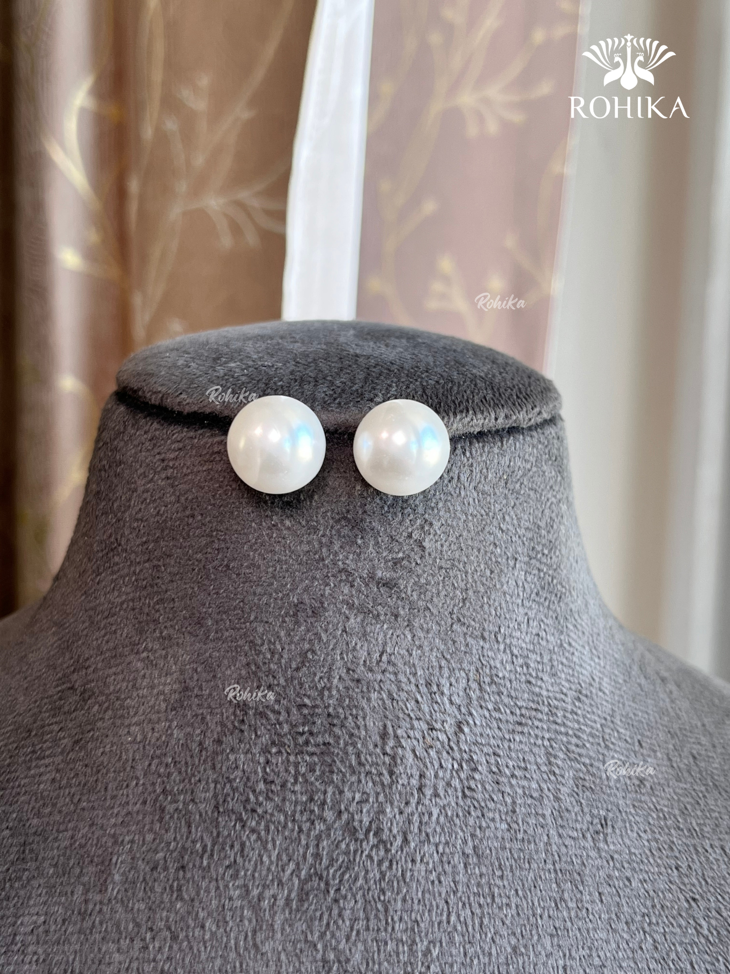 Classic Pearl Studs Earrings - White