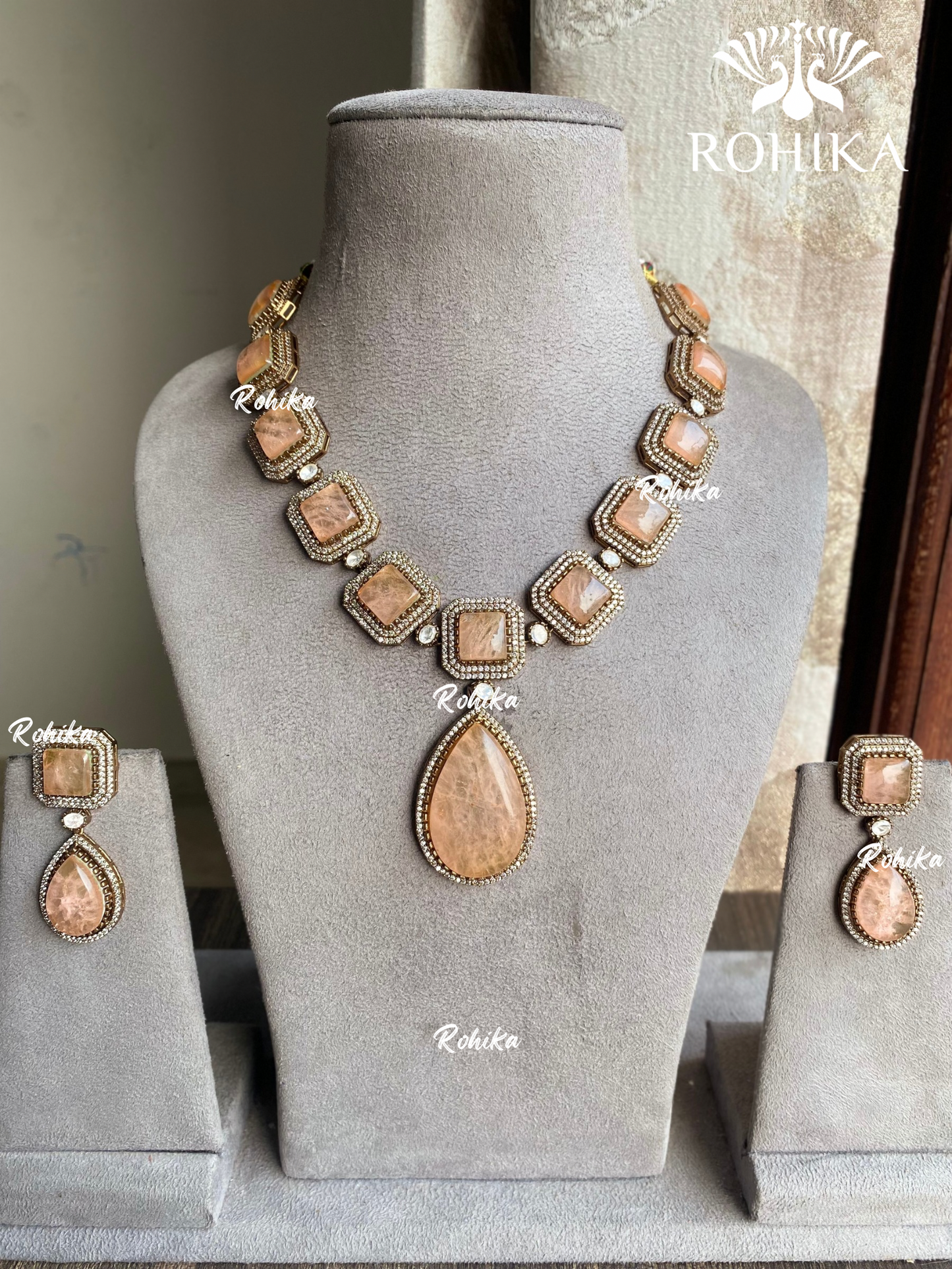 Vivita moisinite necklace set - Peach