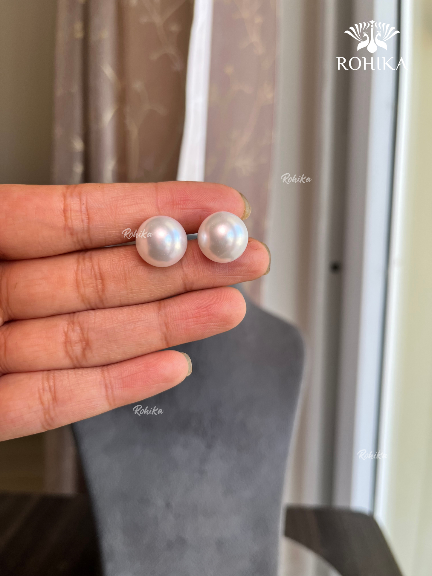 Classic Pearl Studs Earrings - White