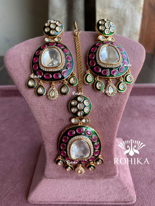 Dhara bikaneri kundan earrings & tikka combo - Green & pink