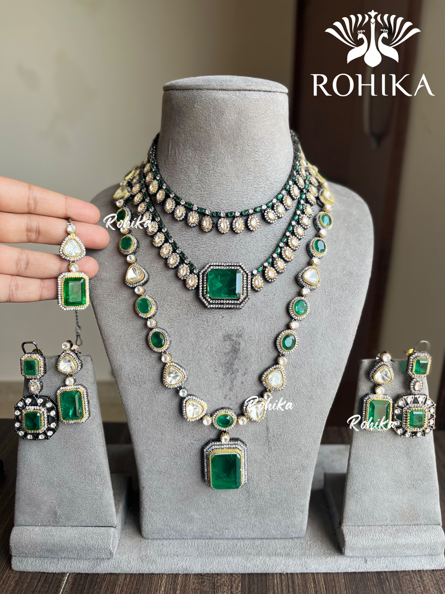 Niyati necklace combo set - Dark Green