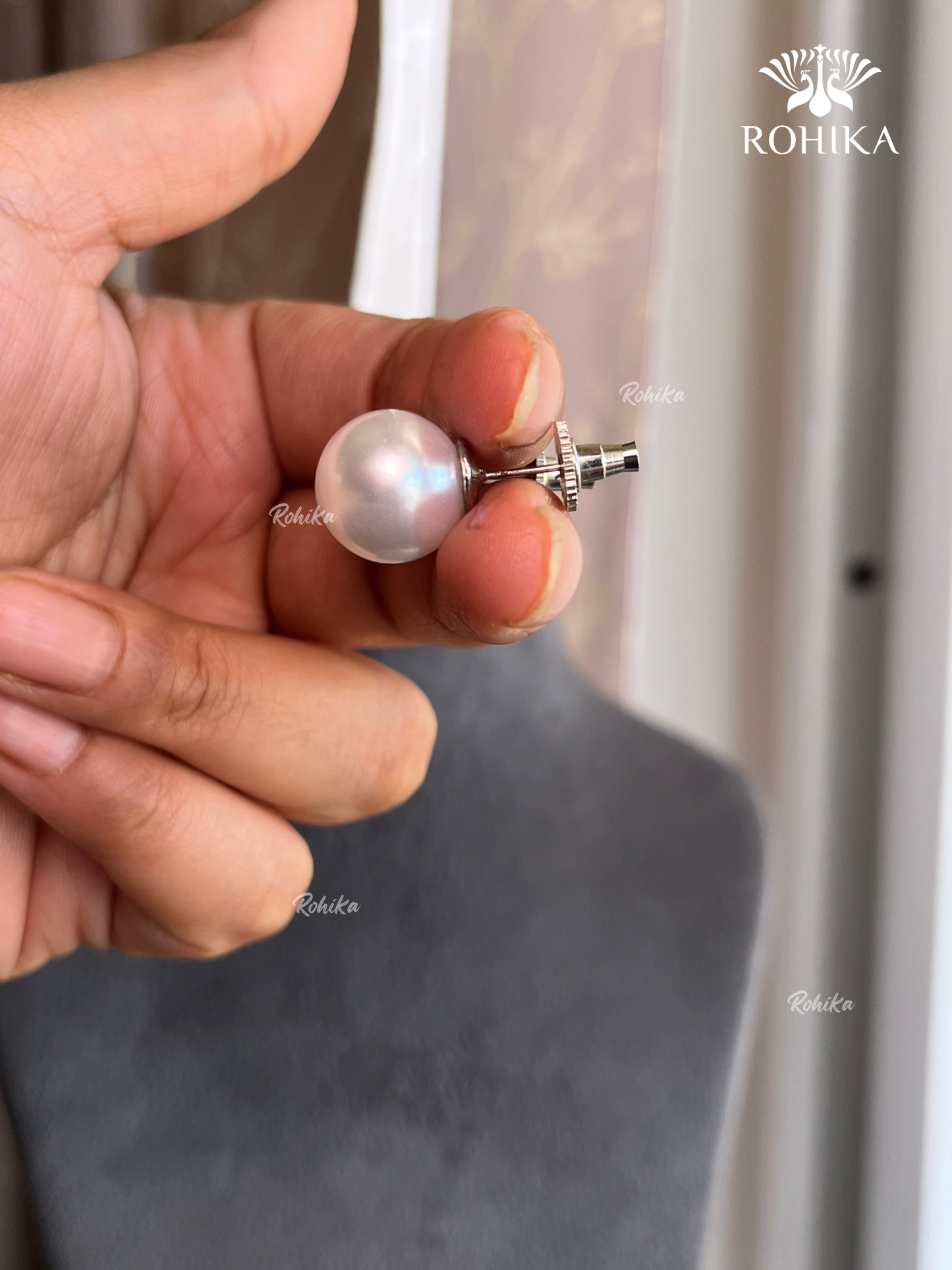 Classic Pearl Studs Earrings - White