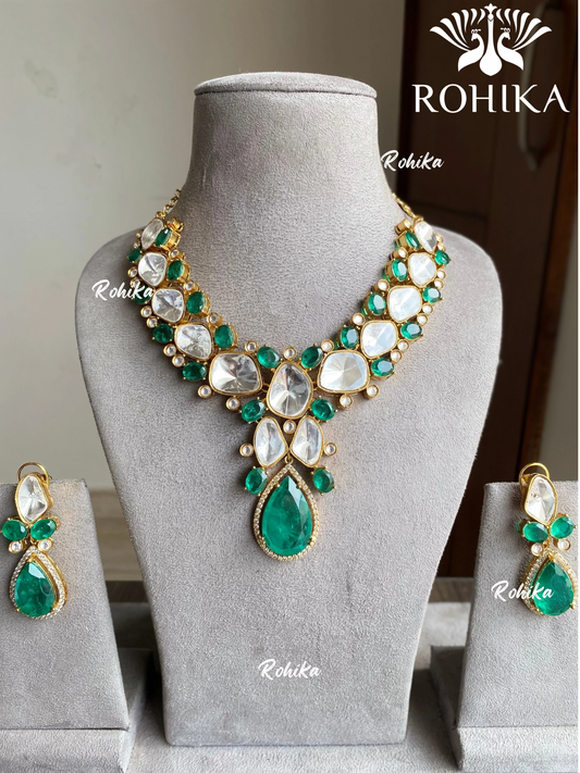 Suhasi polki kundan necklace set - Dark Green