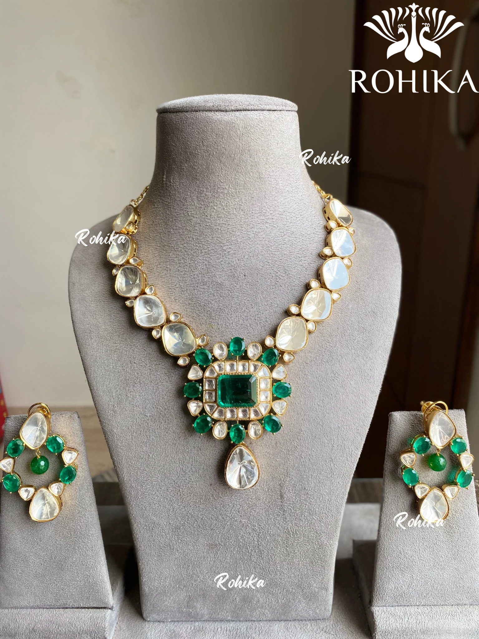 Apurva polki kundan necklace set - Dark Green