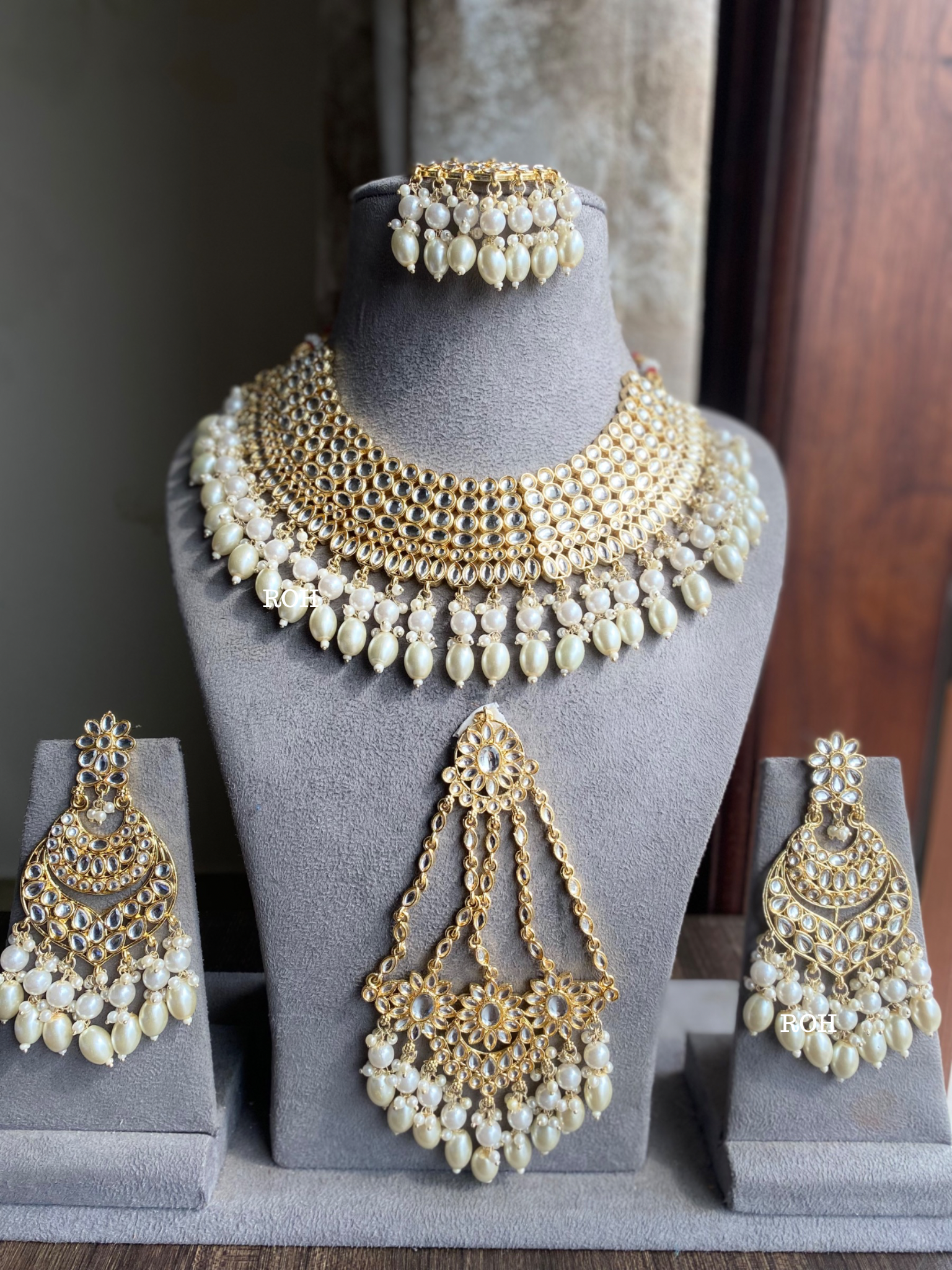 Kali dabi Kundan semi-bridal necklace set - White