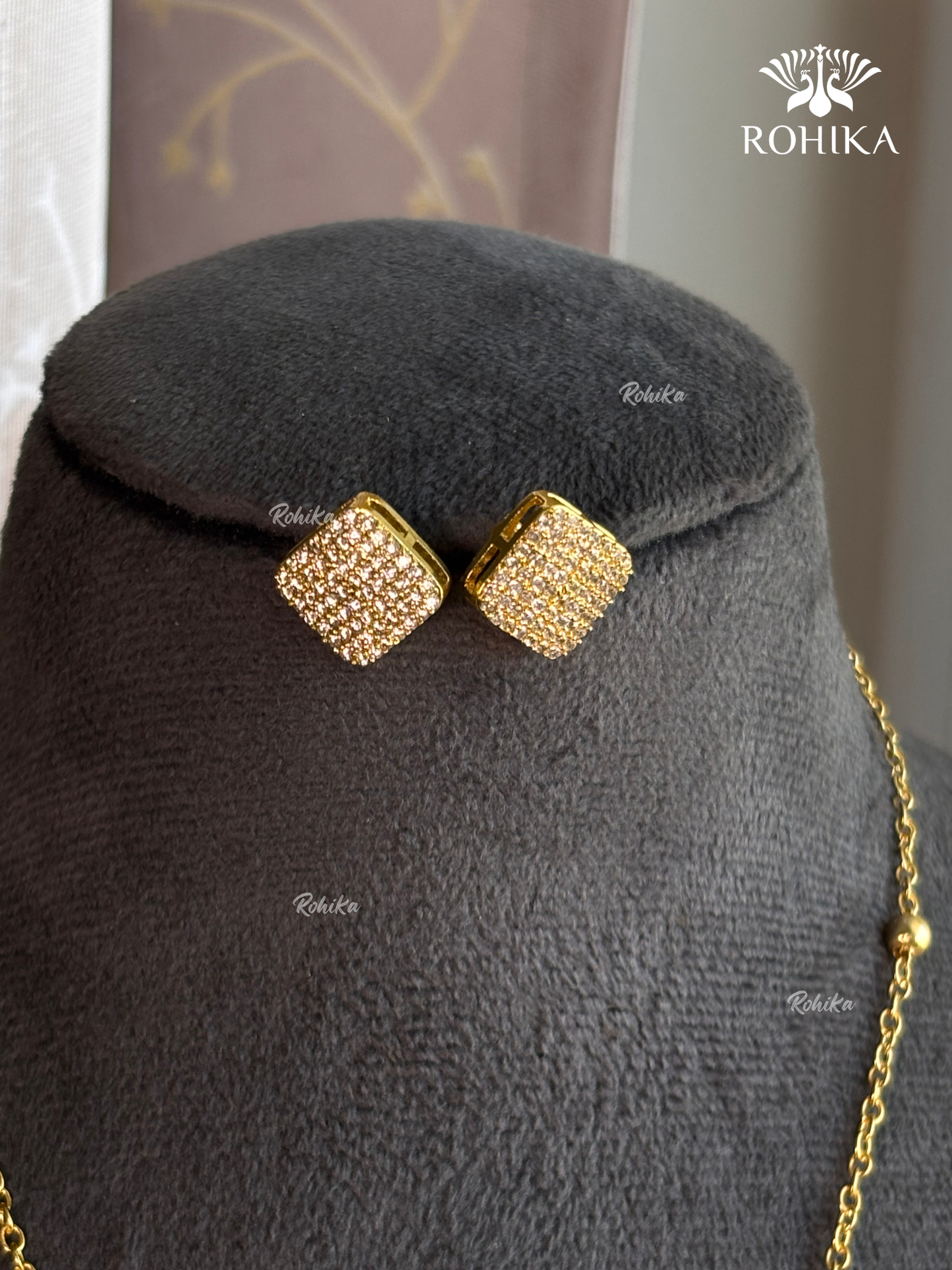 Eira AD necklace set - Golden