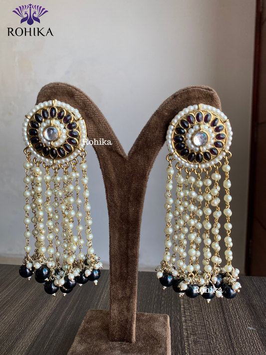 Pearl kundan earrings - Black