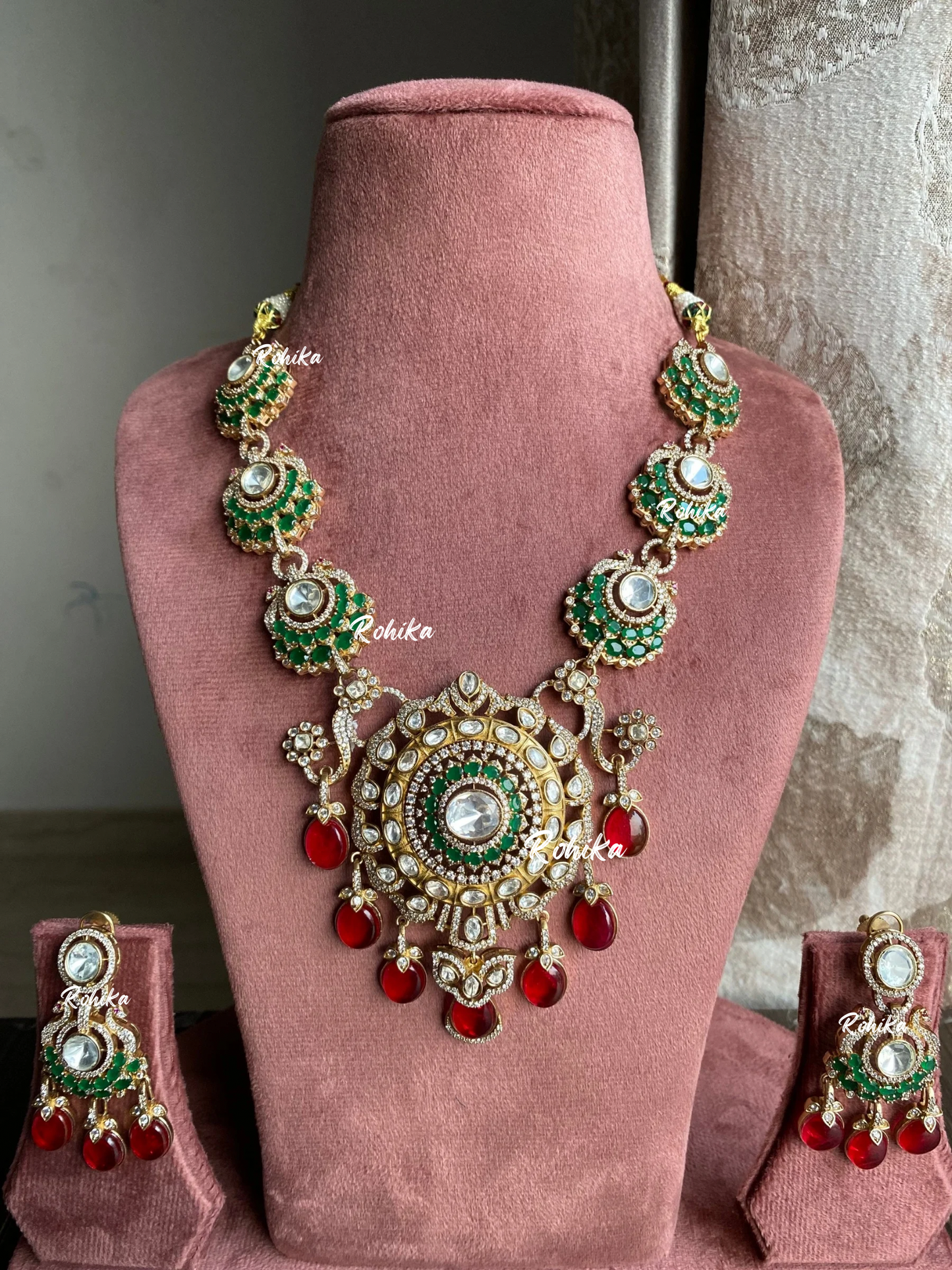 Naveli moisanite necklace set - Red and green