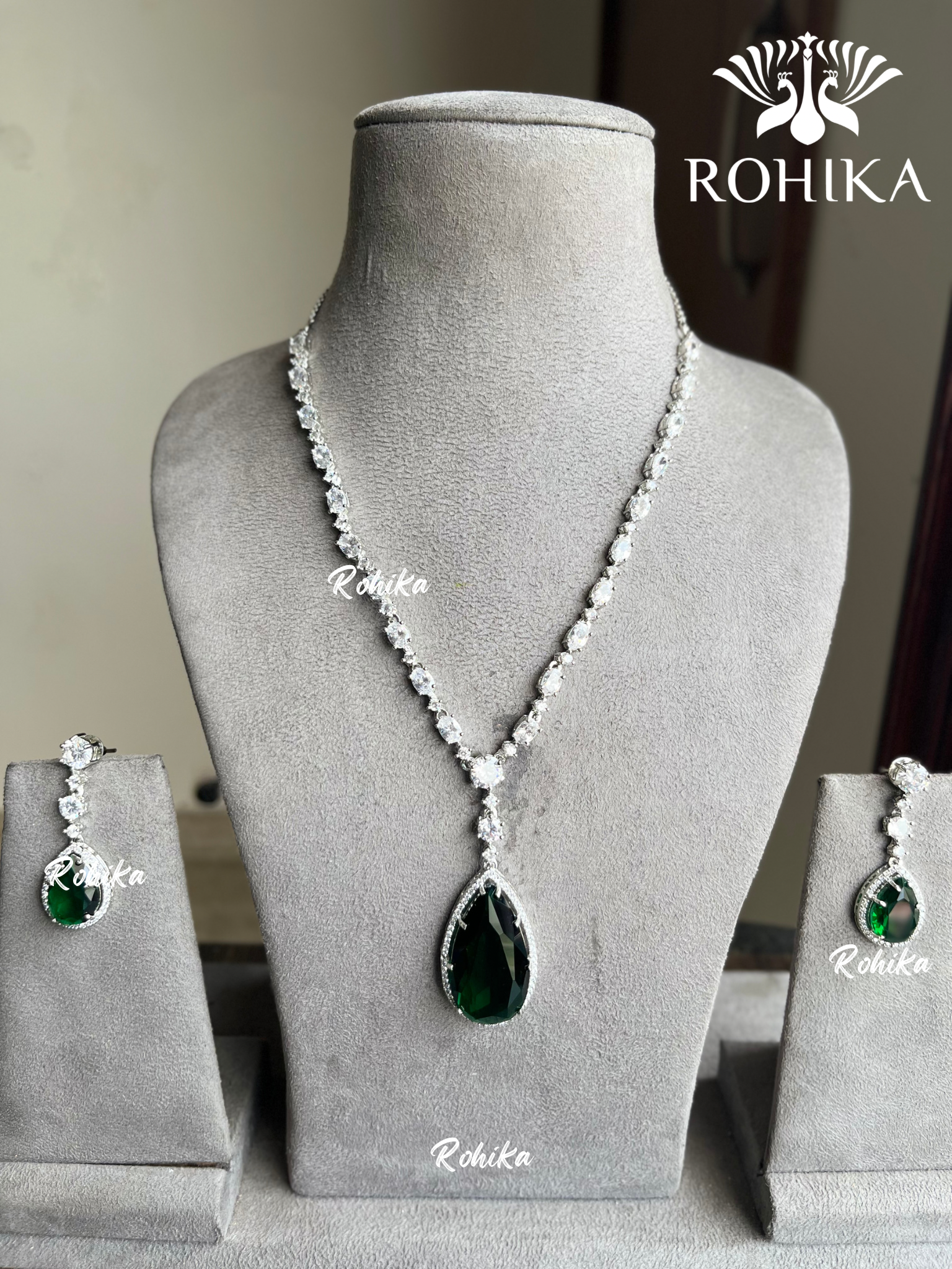 Rooh AD necklace set - Green