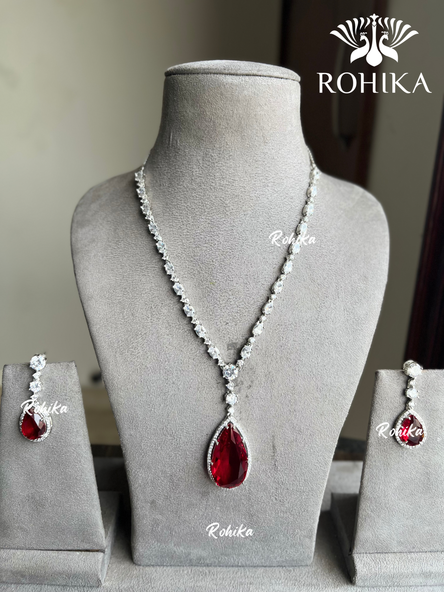 Rooh AD necklace set - Red