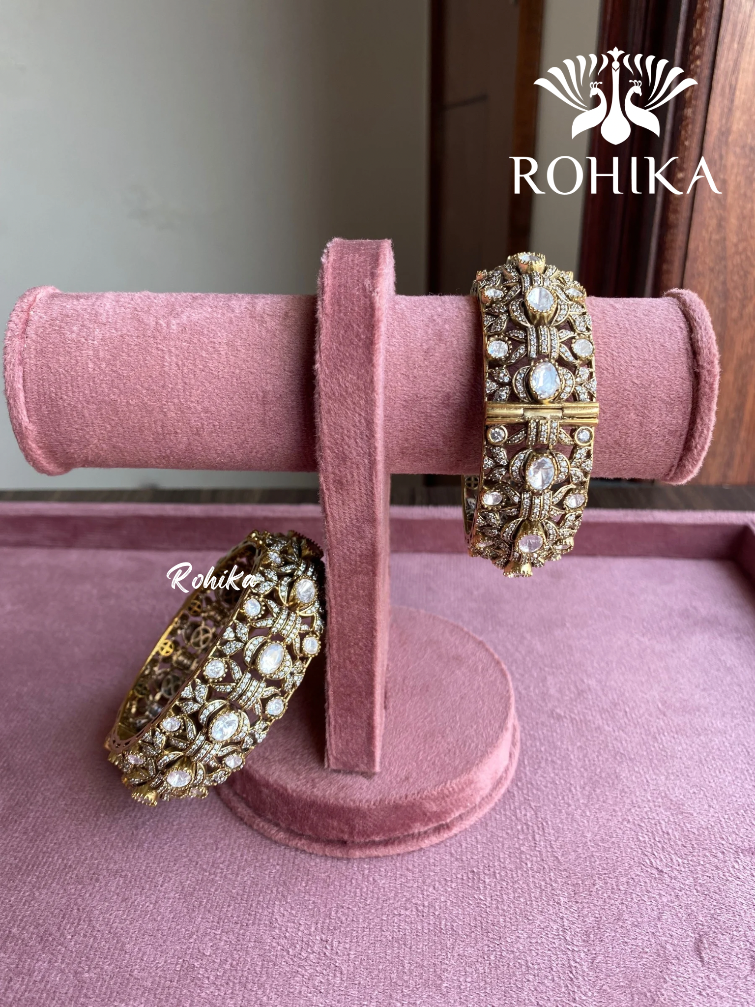 Avita moisinite kundan kada/bangles