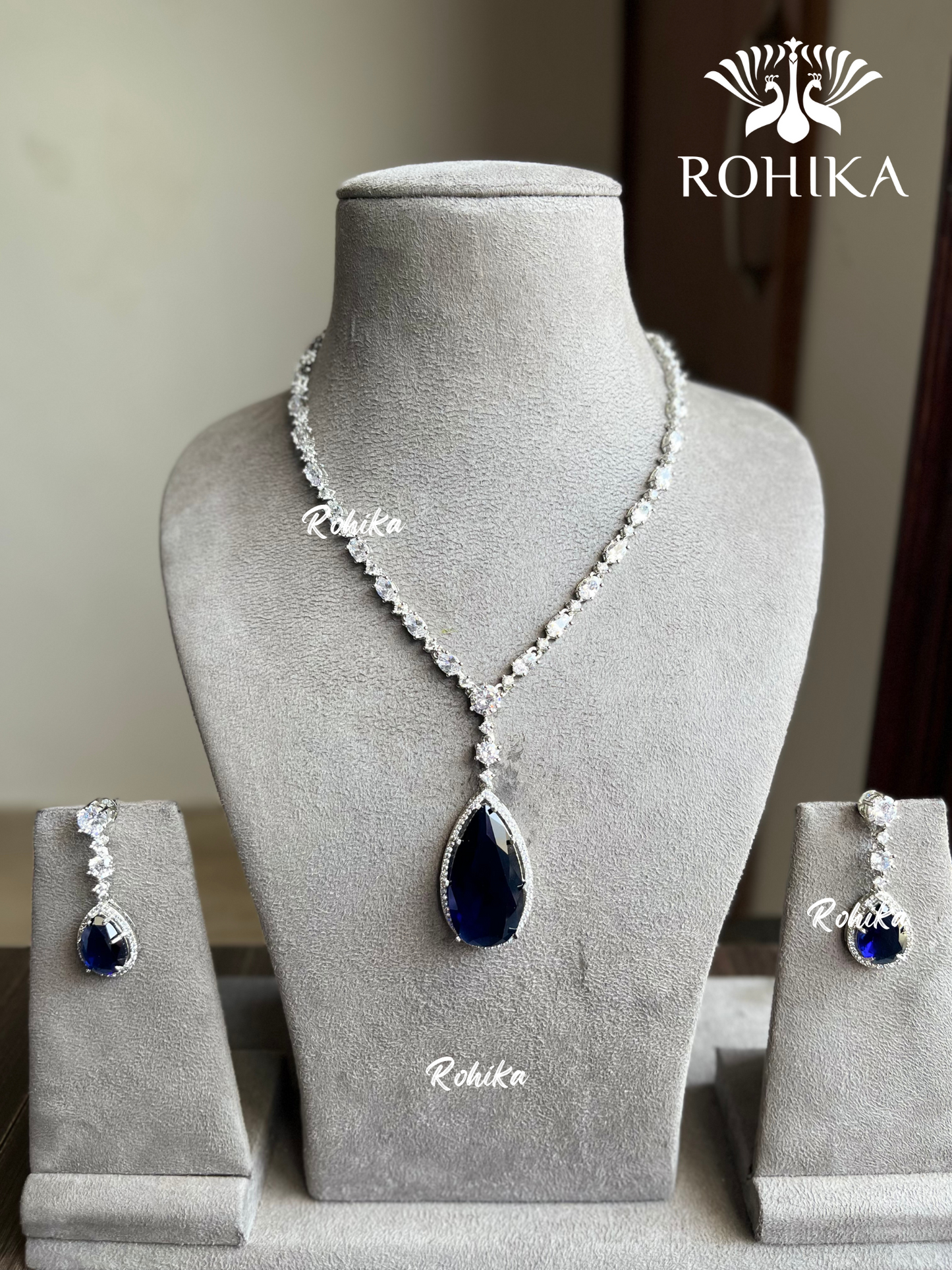 Rooh AD necklace set - Navy blue