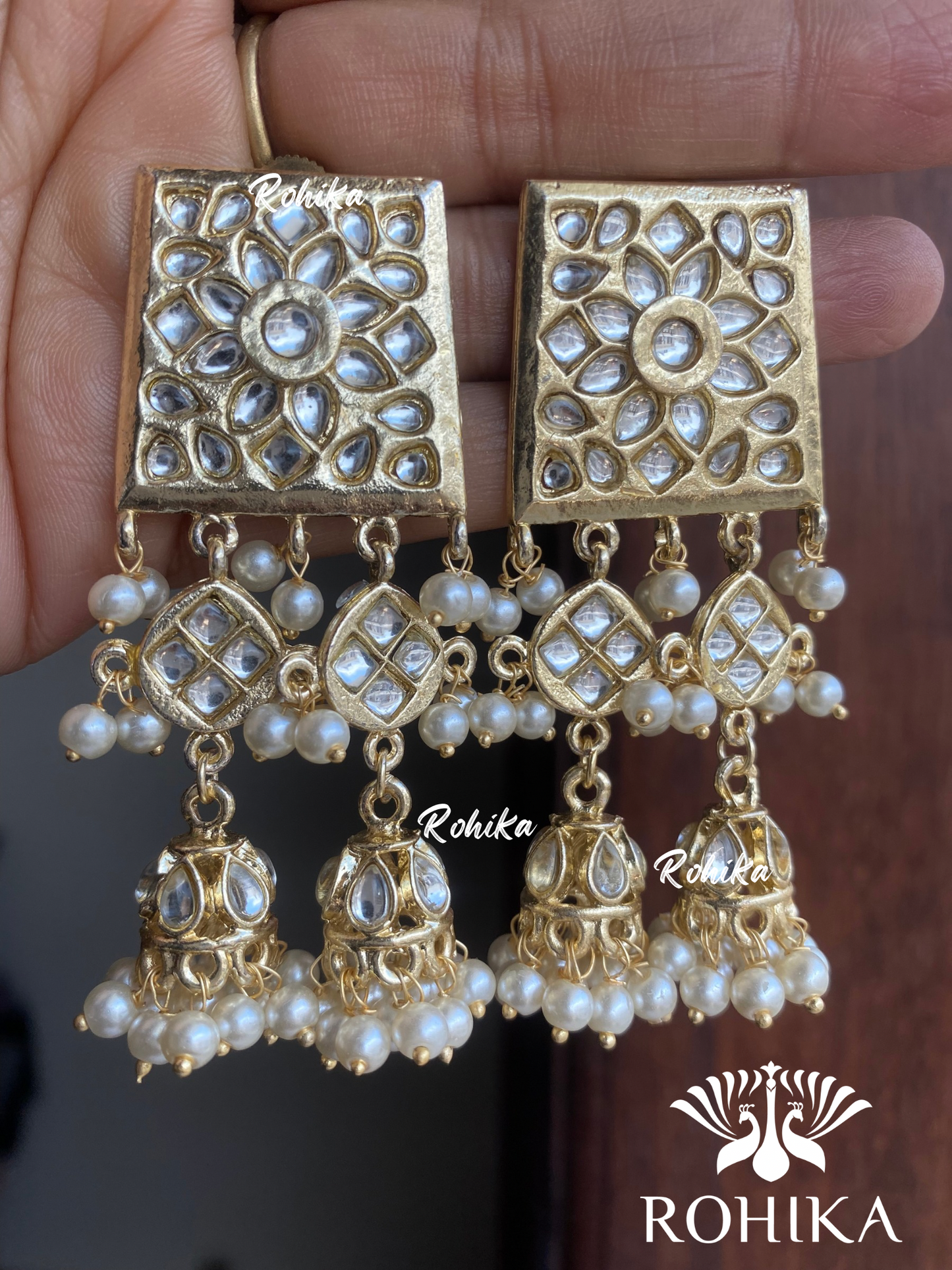 Saumya Kundan earrings- Golden