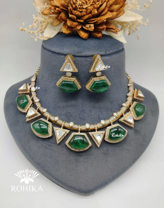 Sarawati polki kundan necklace set - Green