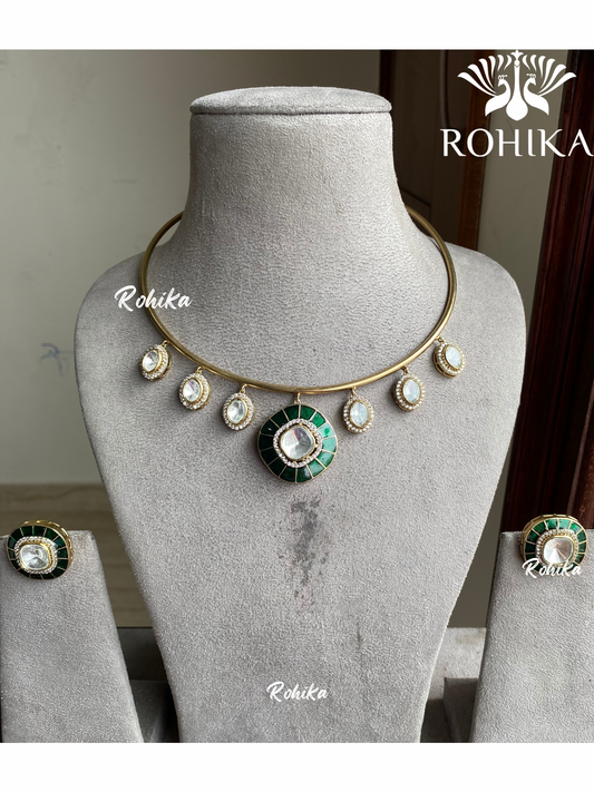 Snavya polki kundan hasli necklace - Dark green