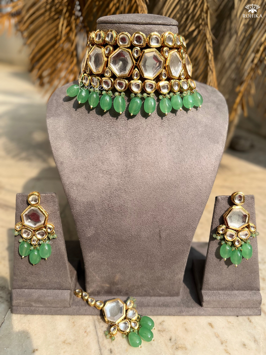 Pooja Banerjee kundan Choker set-Green