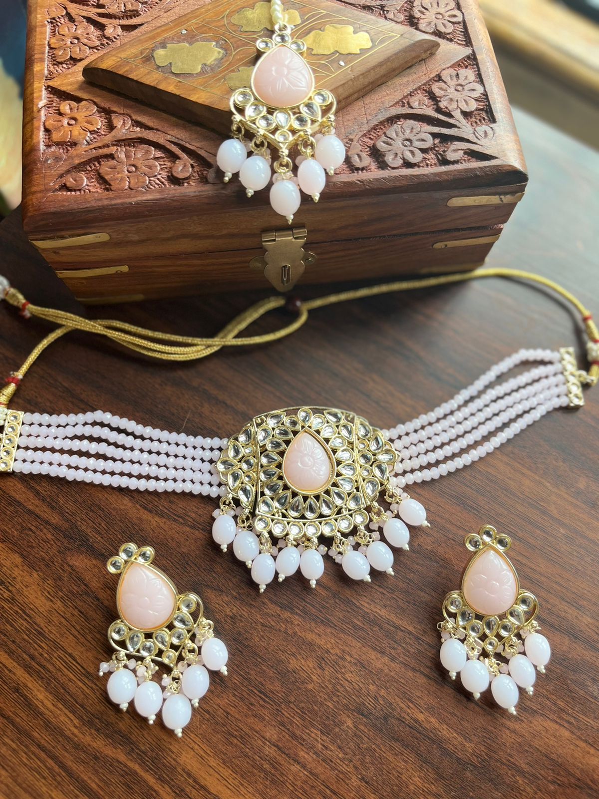 Sonam necklace set - Light Pink