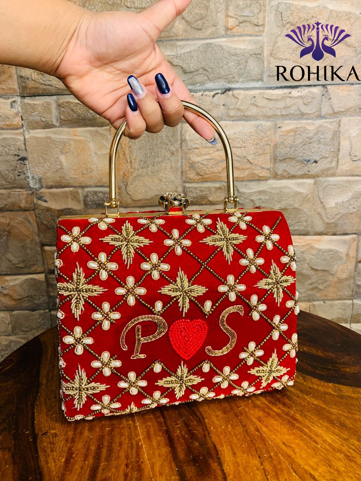 Customised embroidered clutch - Red